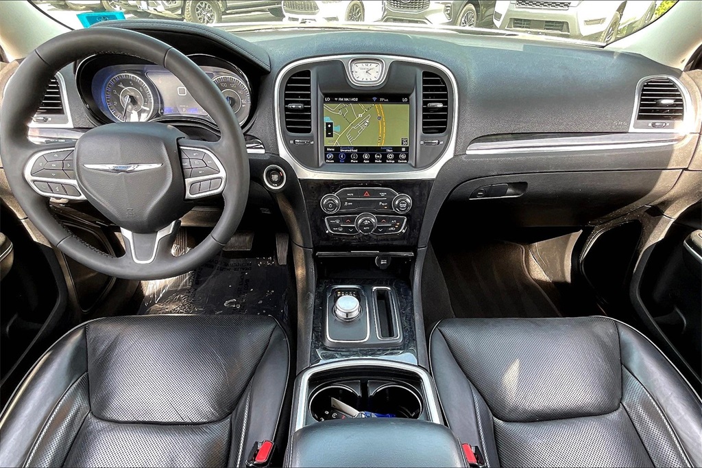 2022 Chrysler 300 Touring - Photo 20