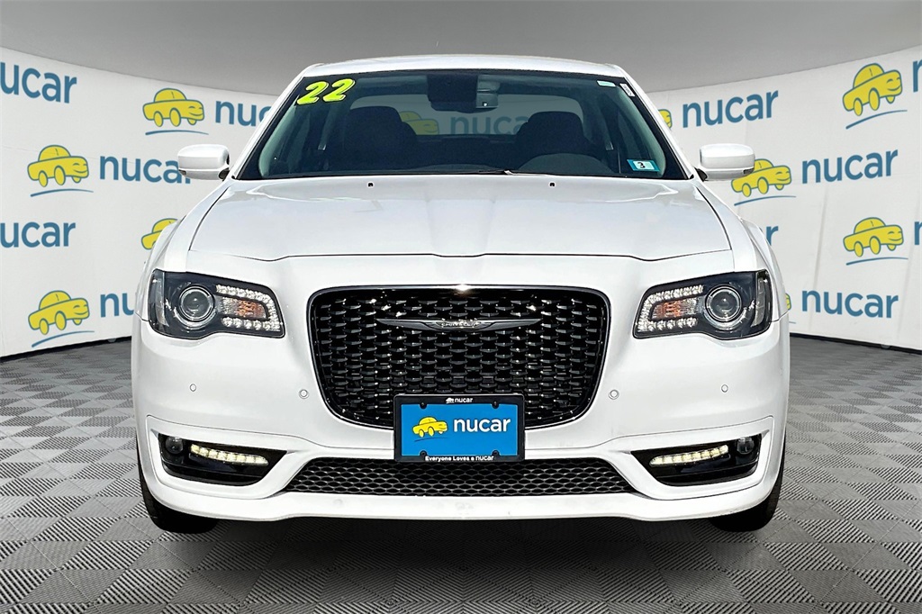 2022 Chrysler 300 Touring - Photo 2