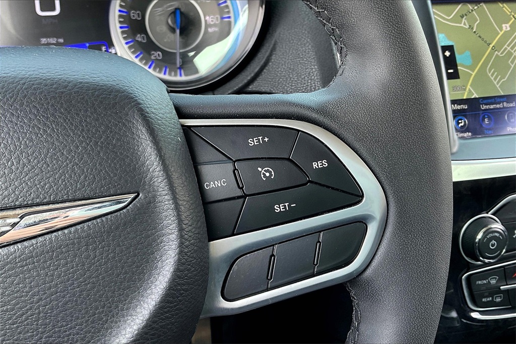 2022 Chrysler 300 Touring - Photo 22