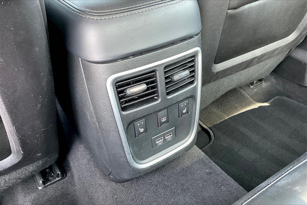 2022 Chrysler 300 Touring - Photo 26