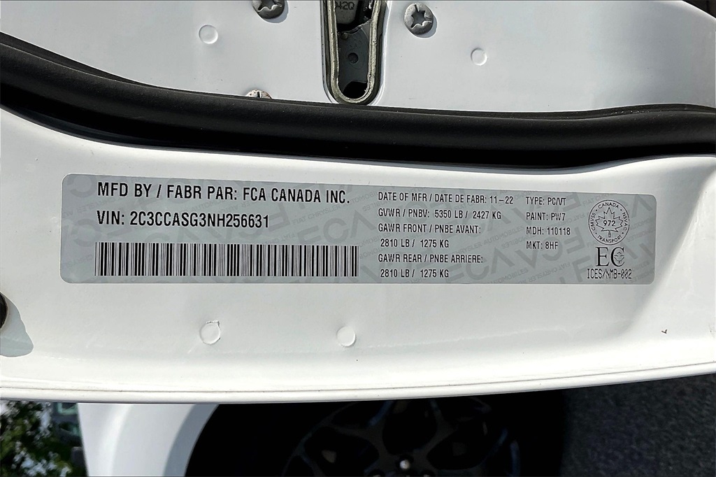 2022 Chrysler 300 Touring - Photo 32