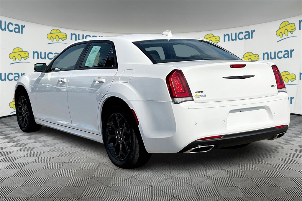 2022 Chrysler 300 Touring - Photo 4