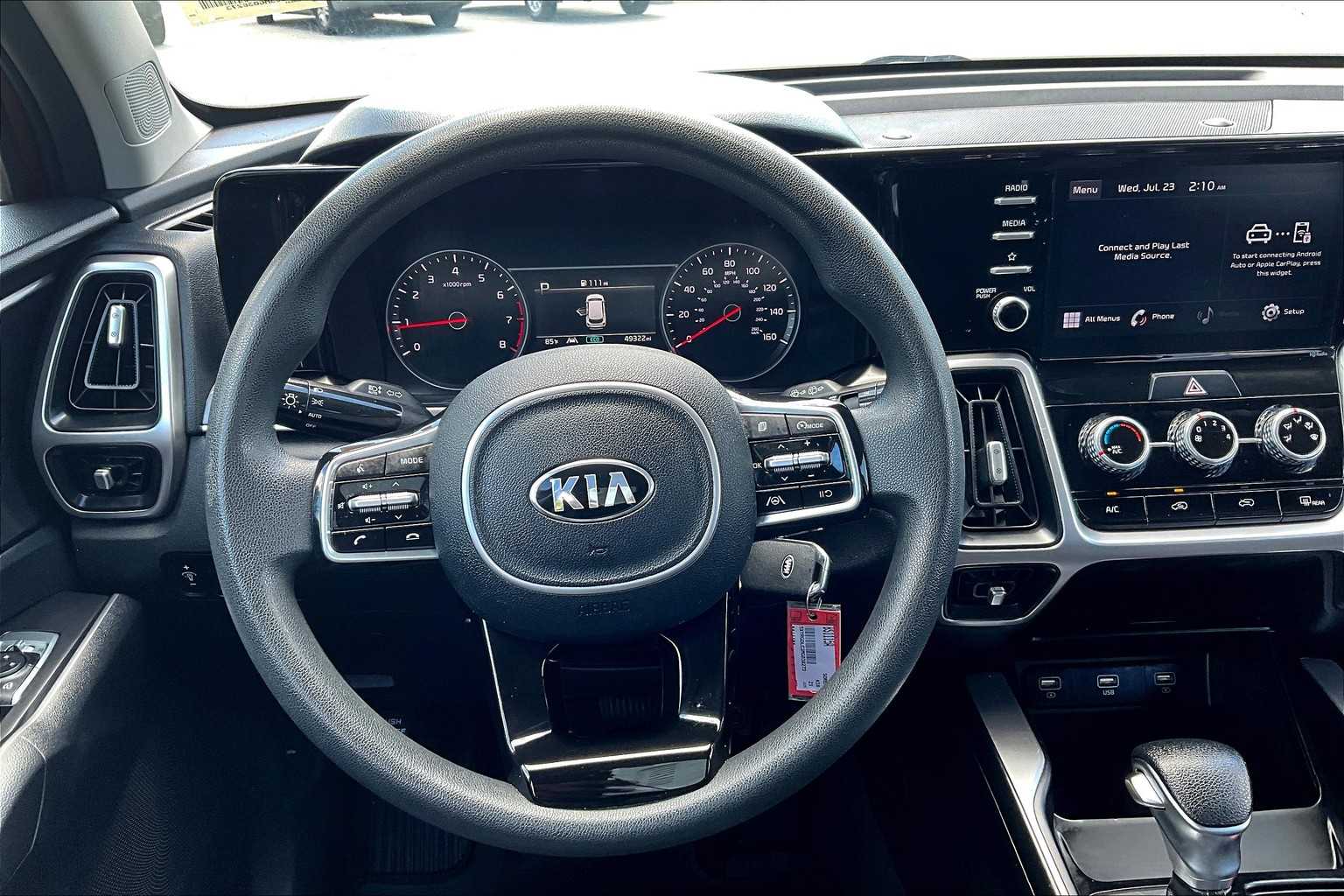 2021 Kia Sorento LX - Photo 18