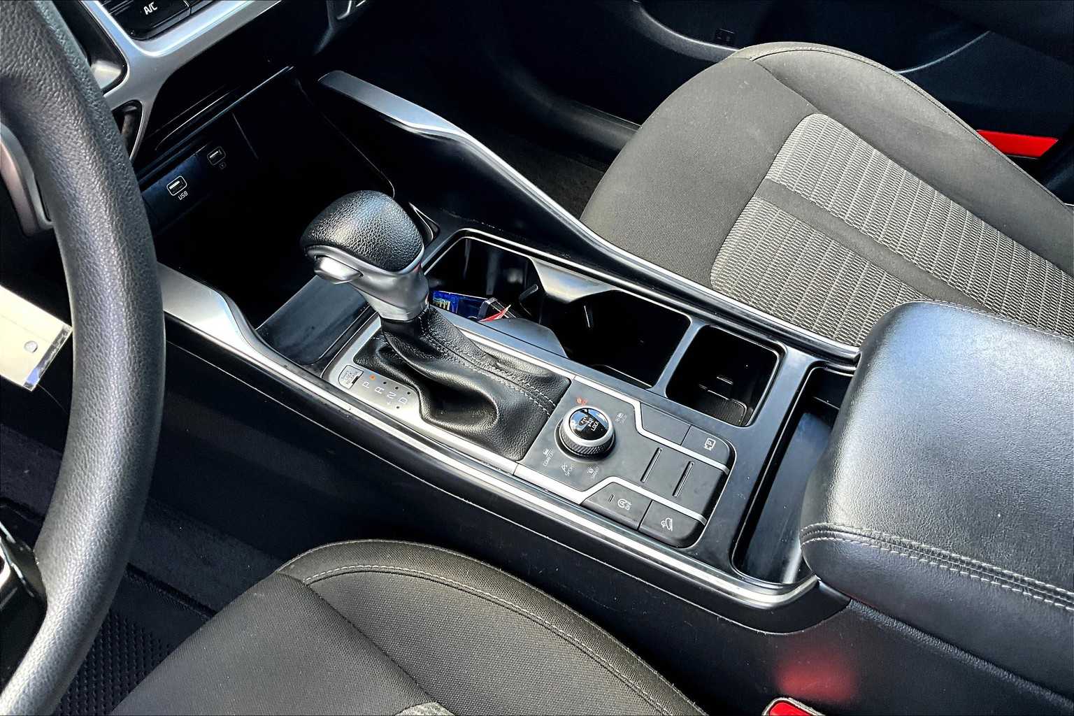 2021 Kia Sorento LX - Photo 21