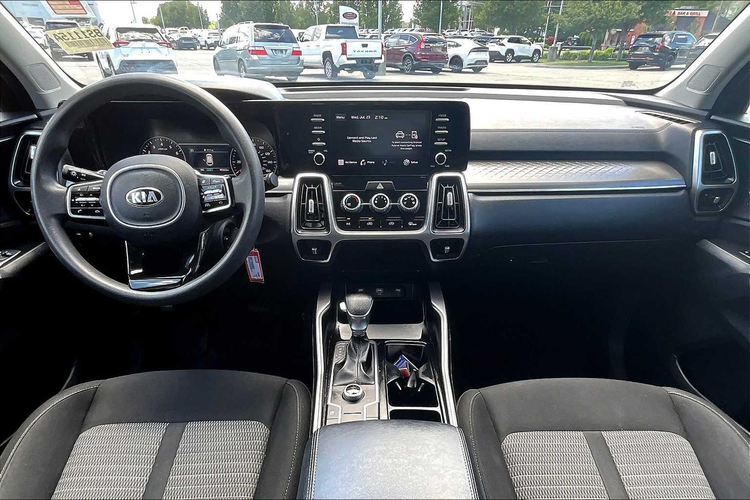 2021 Kia Sorento LX - Photo 22