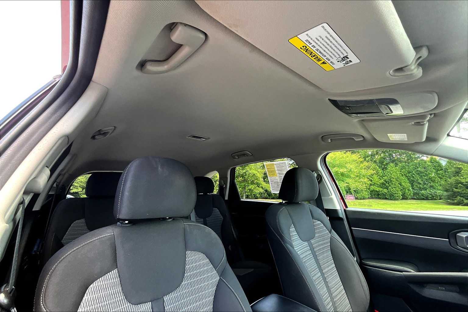 2021 Kia Sorento LX - Photo 23