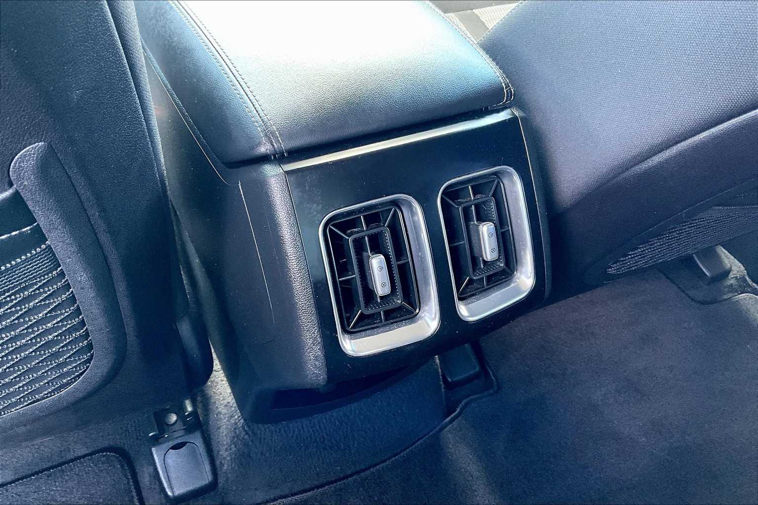 2021 Kia Sorento LX - Photo 29