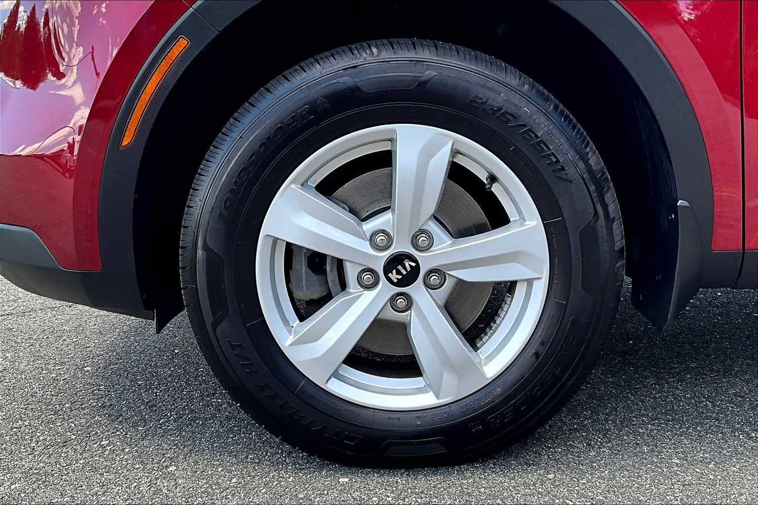 2021 Kia Sorento LX - Photo 7