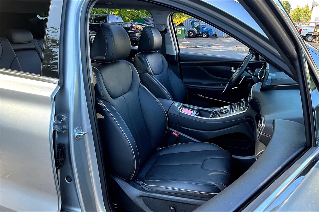 2022 Hyundai Santa Fe Limited - Photo 11
