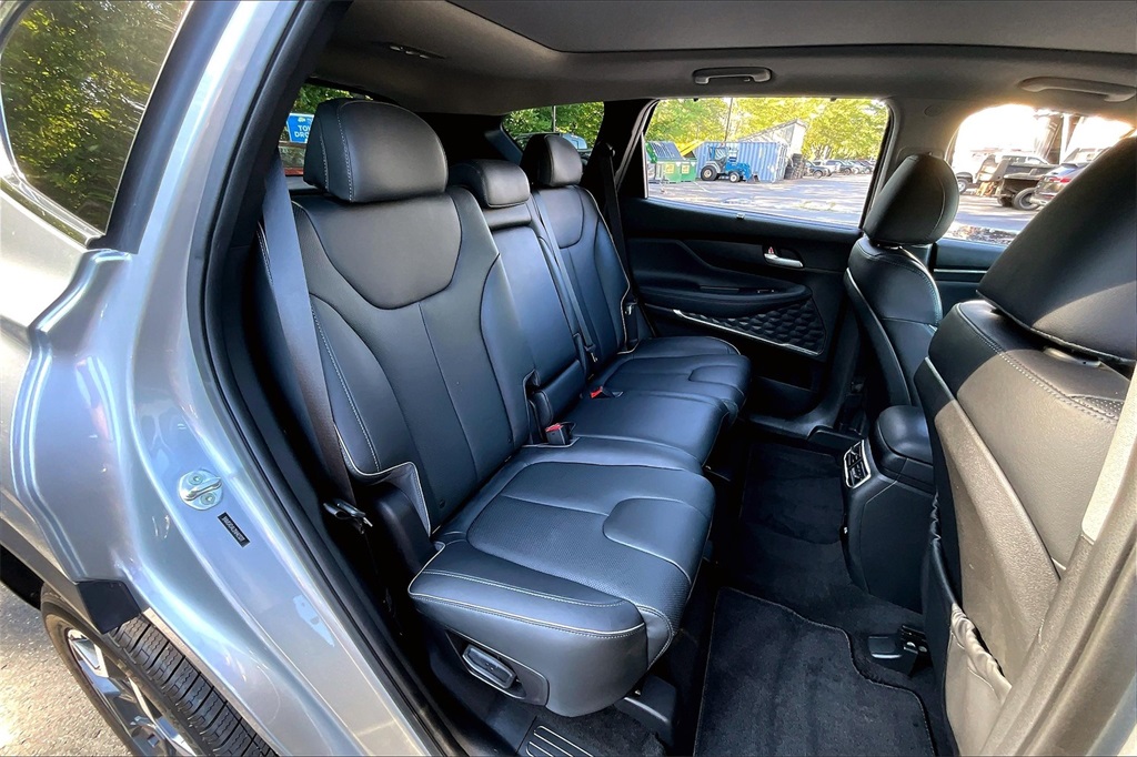 2022 Hyundai Santa Fe Limited - Photo 16