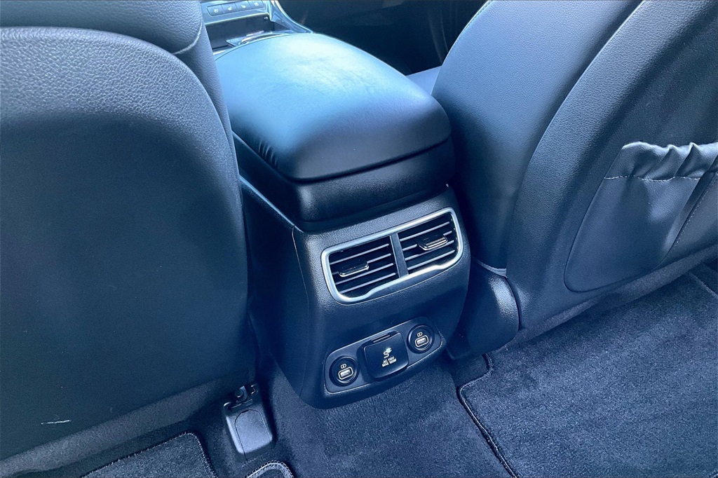 2022 Hyundai Santa Fe Limited - Photo 27