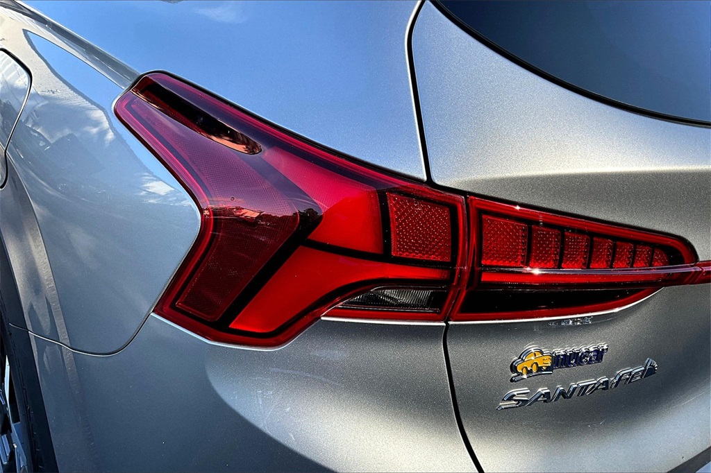 2022 Hyundai Santa Fe Limited - Photo 32