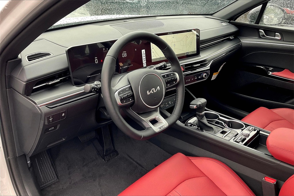 2026 Kia K5 GT-Line - Photo 9