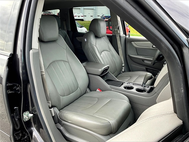 2016 Chevrolet Traverse LS - Photo 11