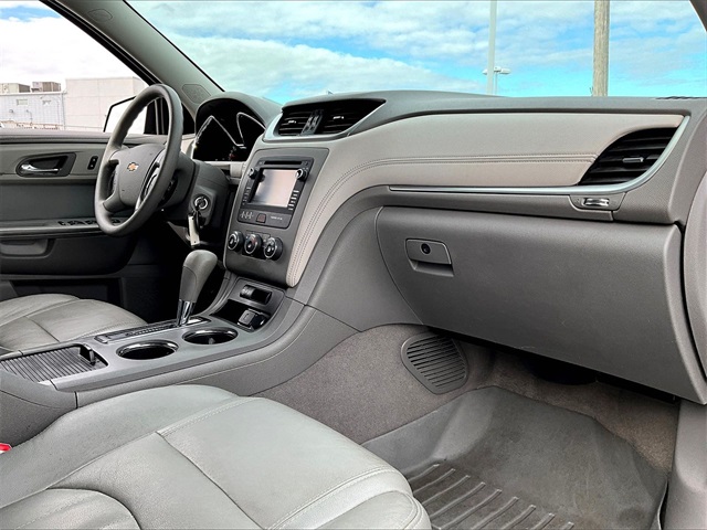 2016 Chevrolet Traverse LS - Photo 13