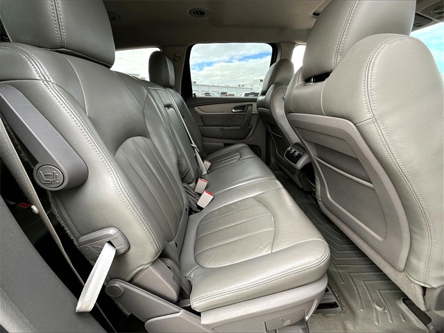 2016 Chevrolet Traverse LS - Photo 15