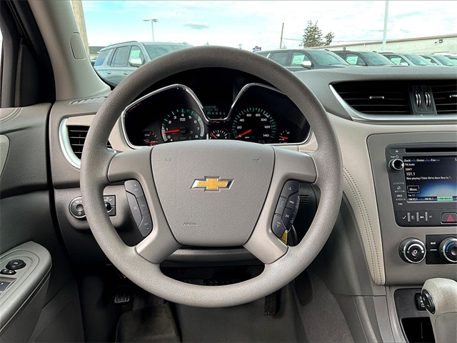 2016 Chevrolet Traverse LS - Photo 17