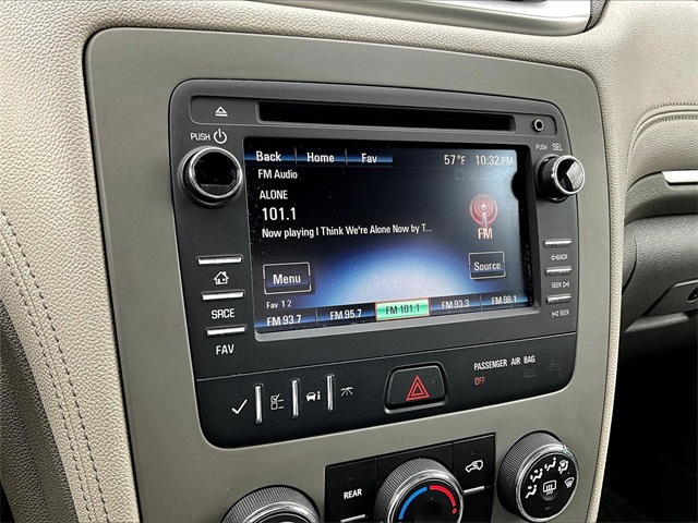 2016 Chevrolet Traverse LS - Photo 19