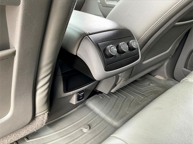2016 Chevrolet Traverse LS - Photo 25