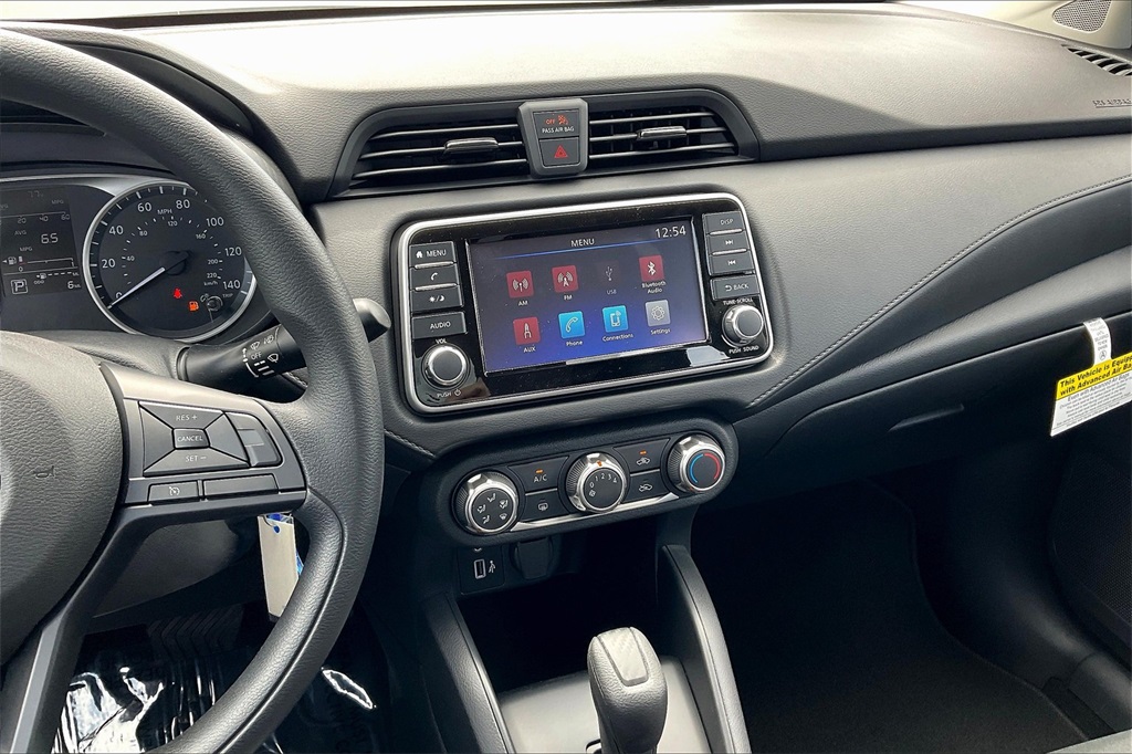 2025 Nissan Versa 1.6 S - Photo 13