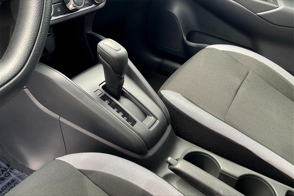 2025 Nissan Versa 1.6 S - Photo 14