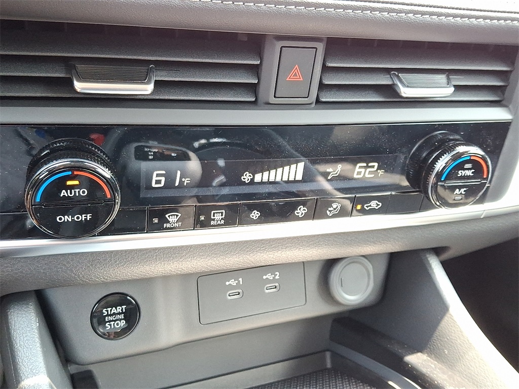 2025 Nissan Rogue SV - Photo 11
