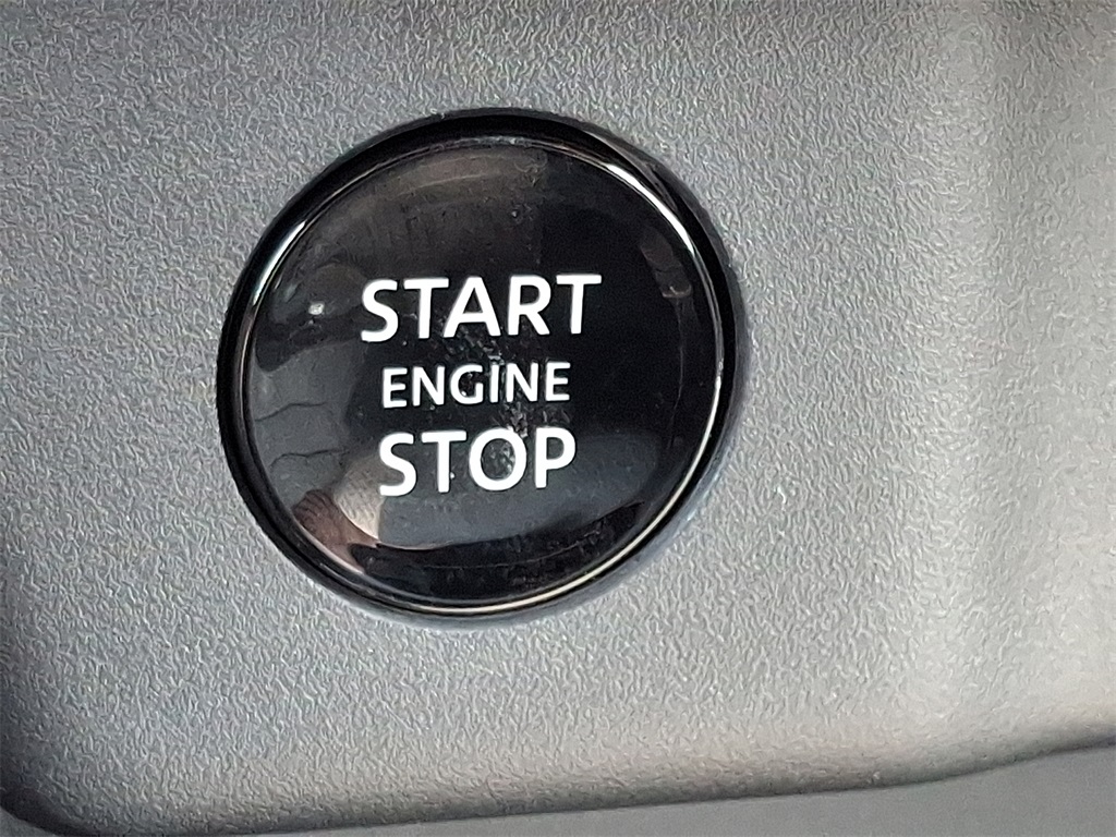 2025 Nissan Rogue SV - Photo 15