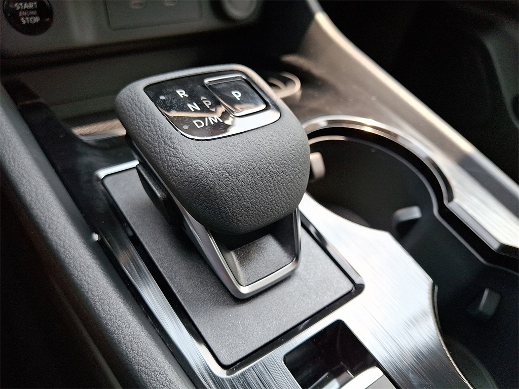 2025 Nissan Rogue SV - Photo 10