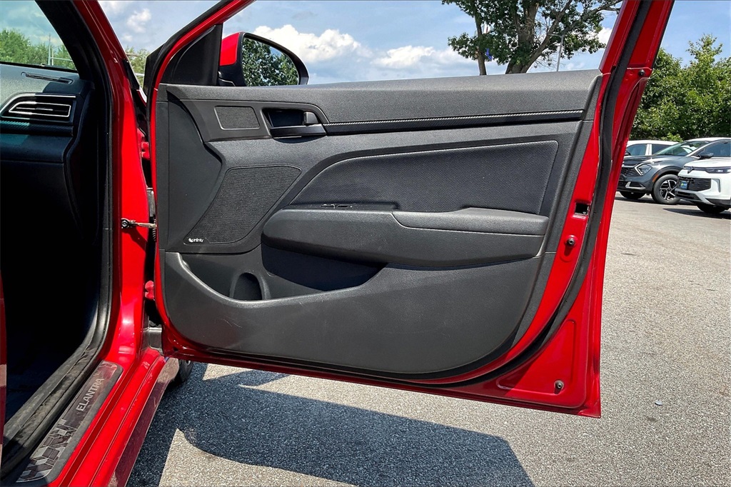 2019 Hyundai Elantra Sport - Photo 11