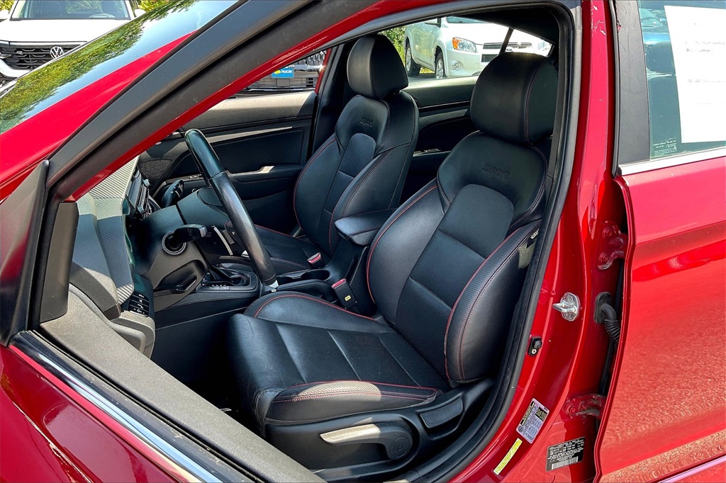 2019 Hyundai Elantra Sport - Photo 9