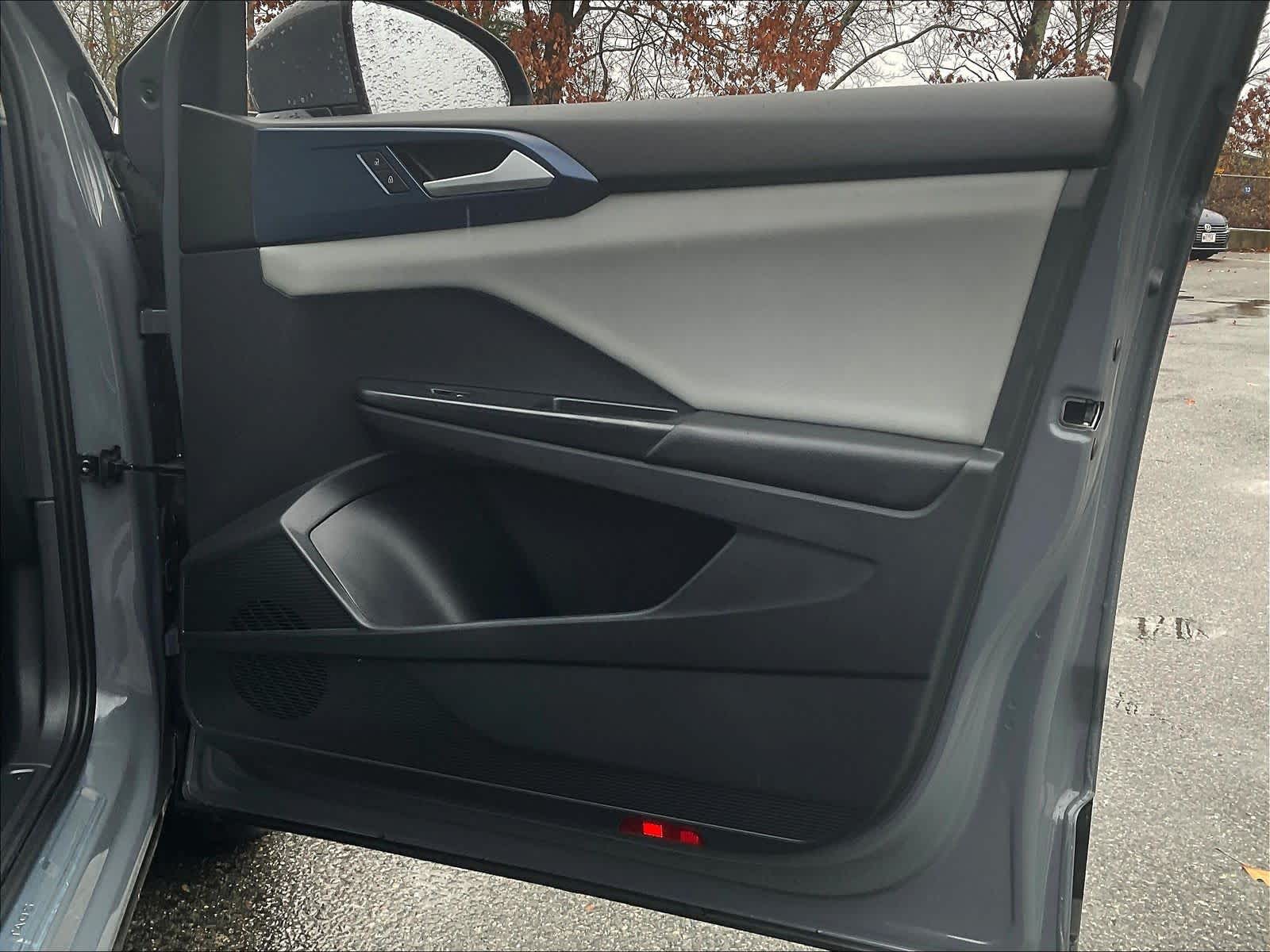 2023 Volkswagen Taos SE - Photo 12