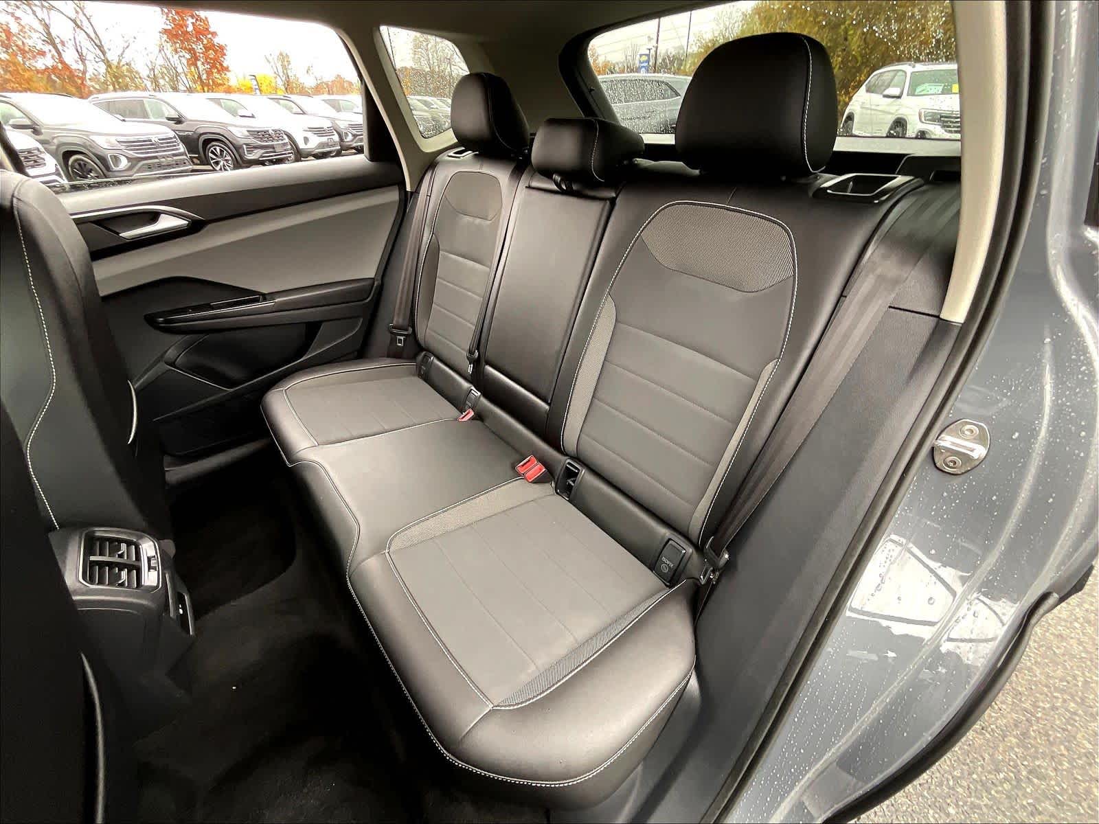 2023 Volkswagen Taos SE - Photo 15