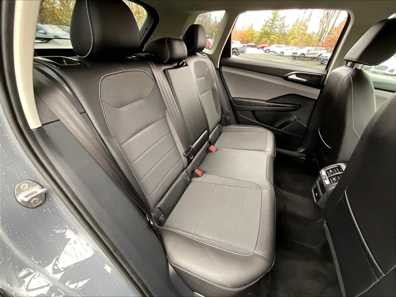 2023 Volkswagen Taos SE - Photo 16