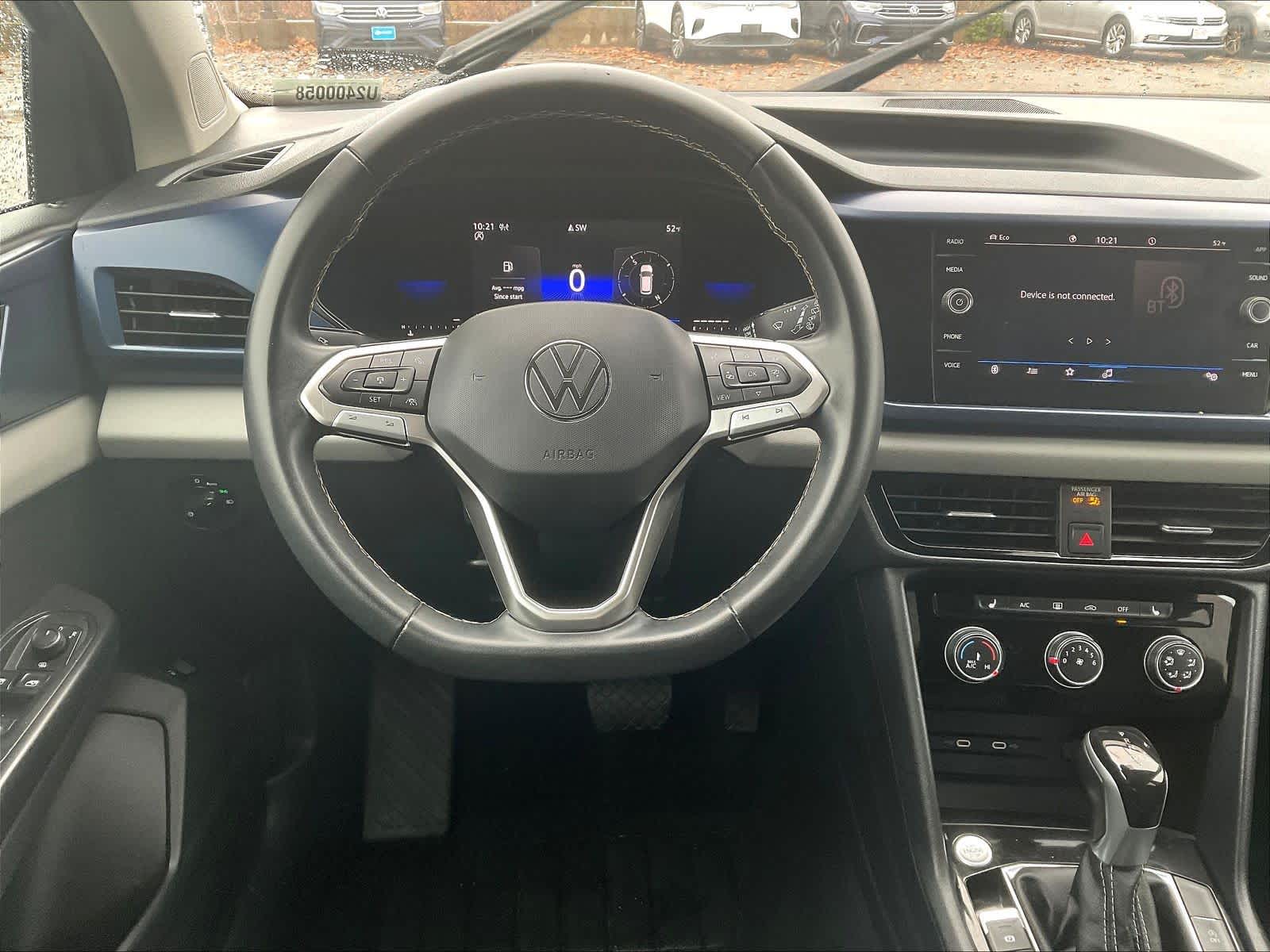 2023 Volkswagen Taos SE - Photo 17