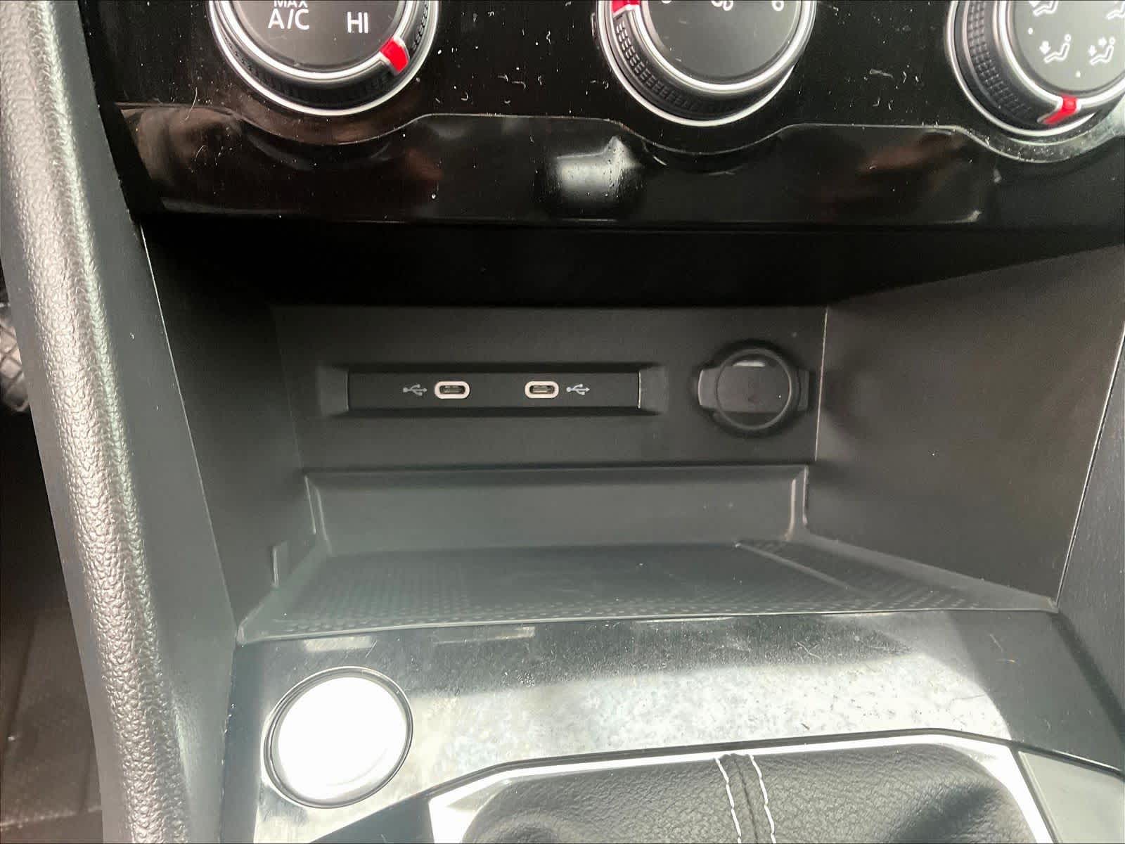 2023 Volkswagen Taos SE - Photo 25