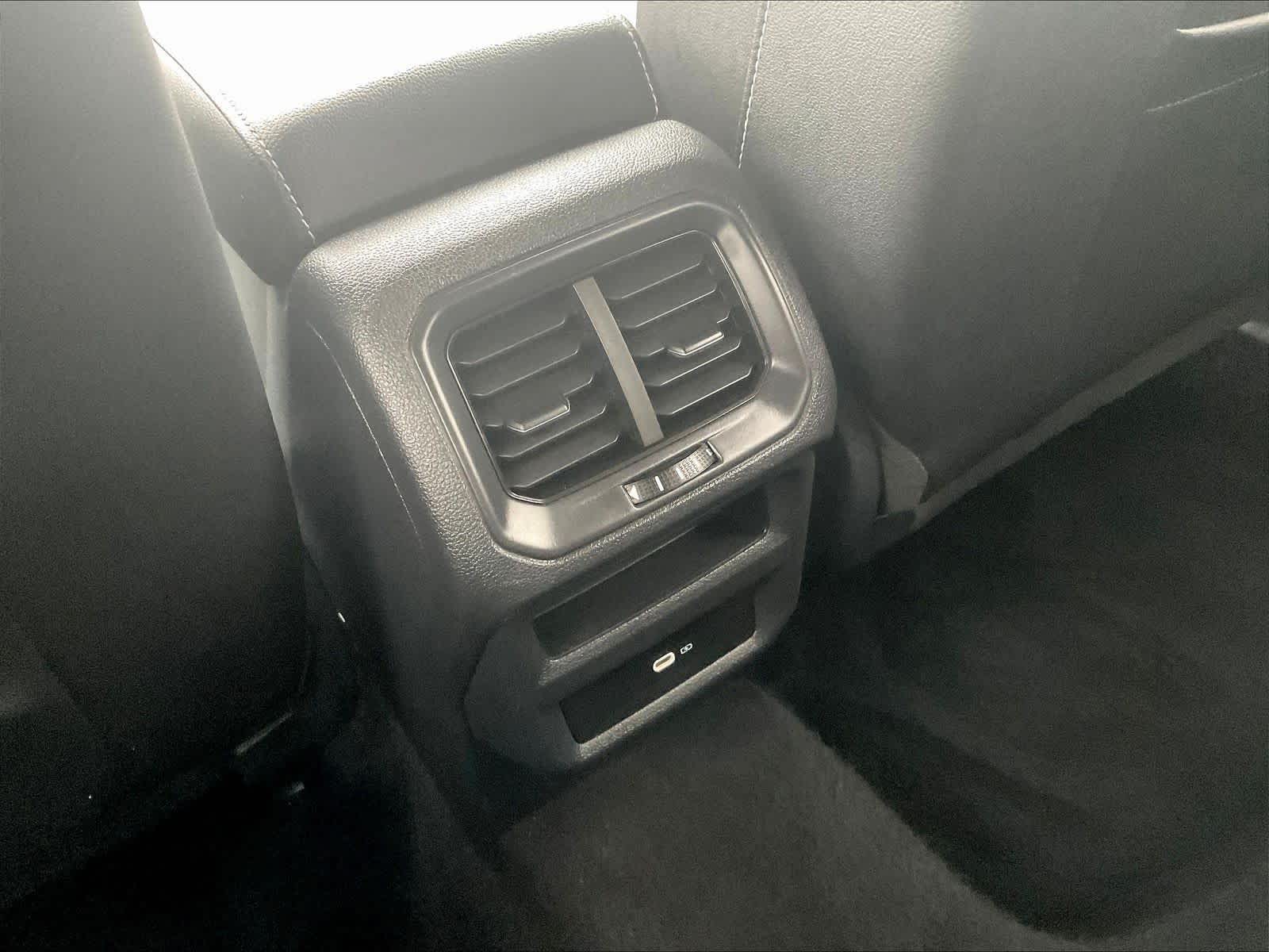 2023 Volkswagen Taos SE - Photo 26