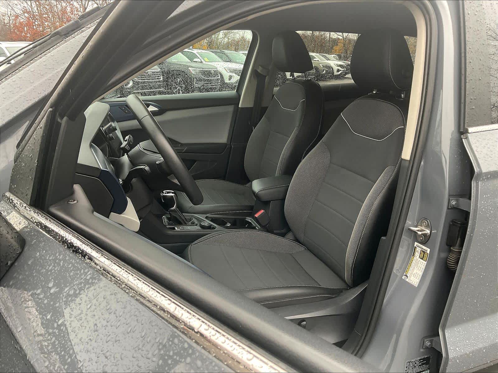 2023 Volkswagen Taos SE - Photo 10