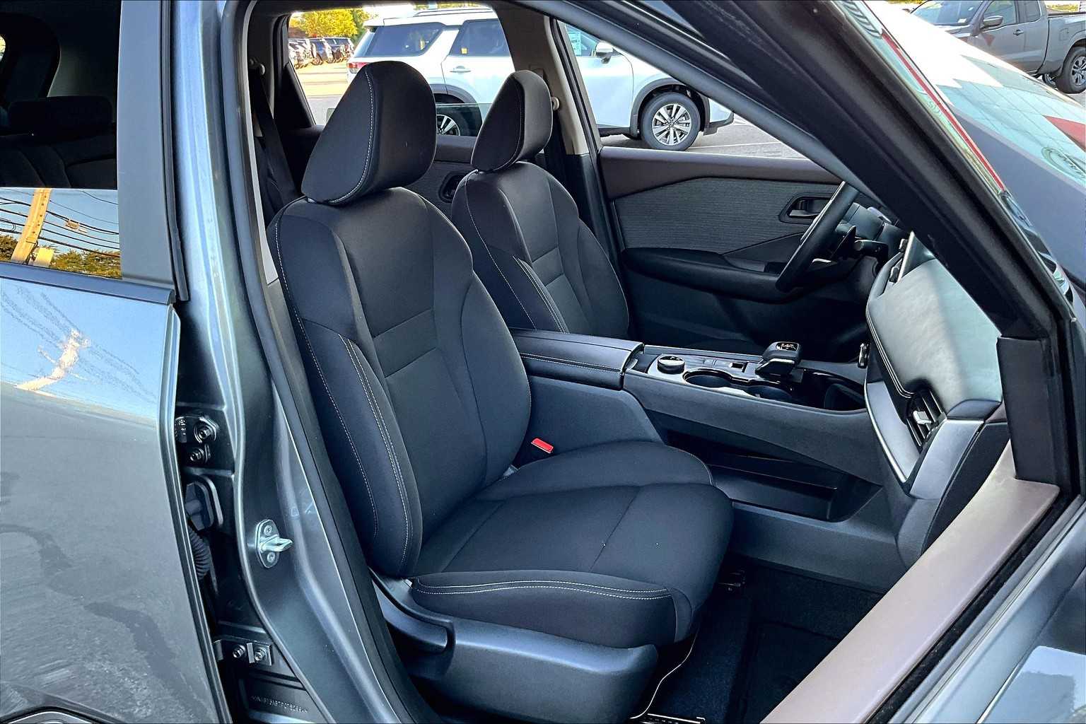 2023 Nissan Rogue S - Photo 11