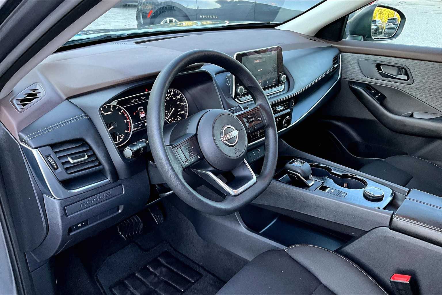 2023 Nissan Rogue S - Photo 8