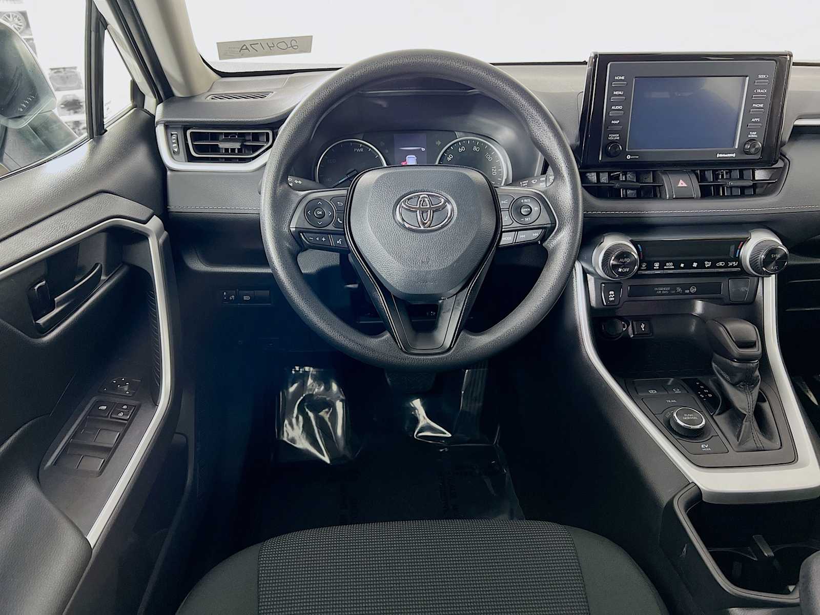 2022 Toyota RAV4 Hybrid LE - Photo 21