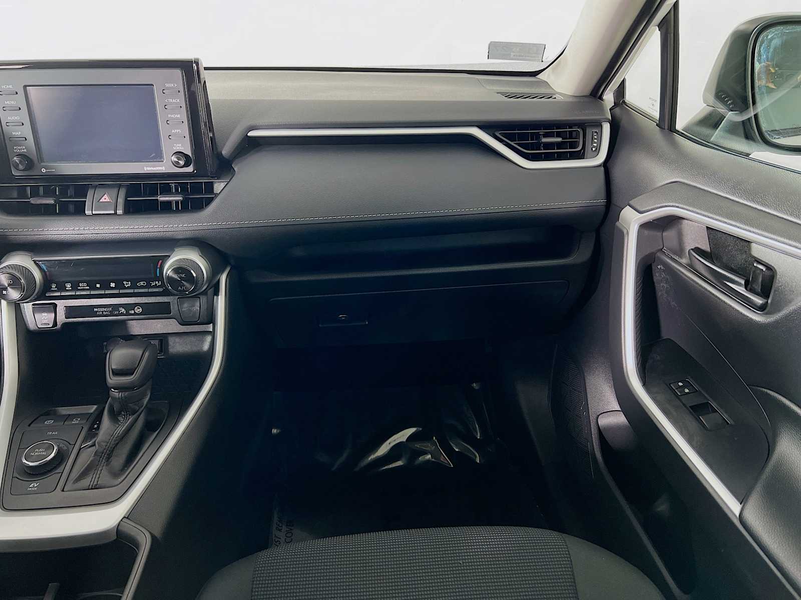 2022 Toyota RAV4 Hybrid LE - Photo 22