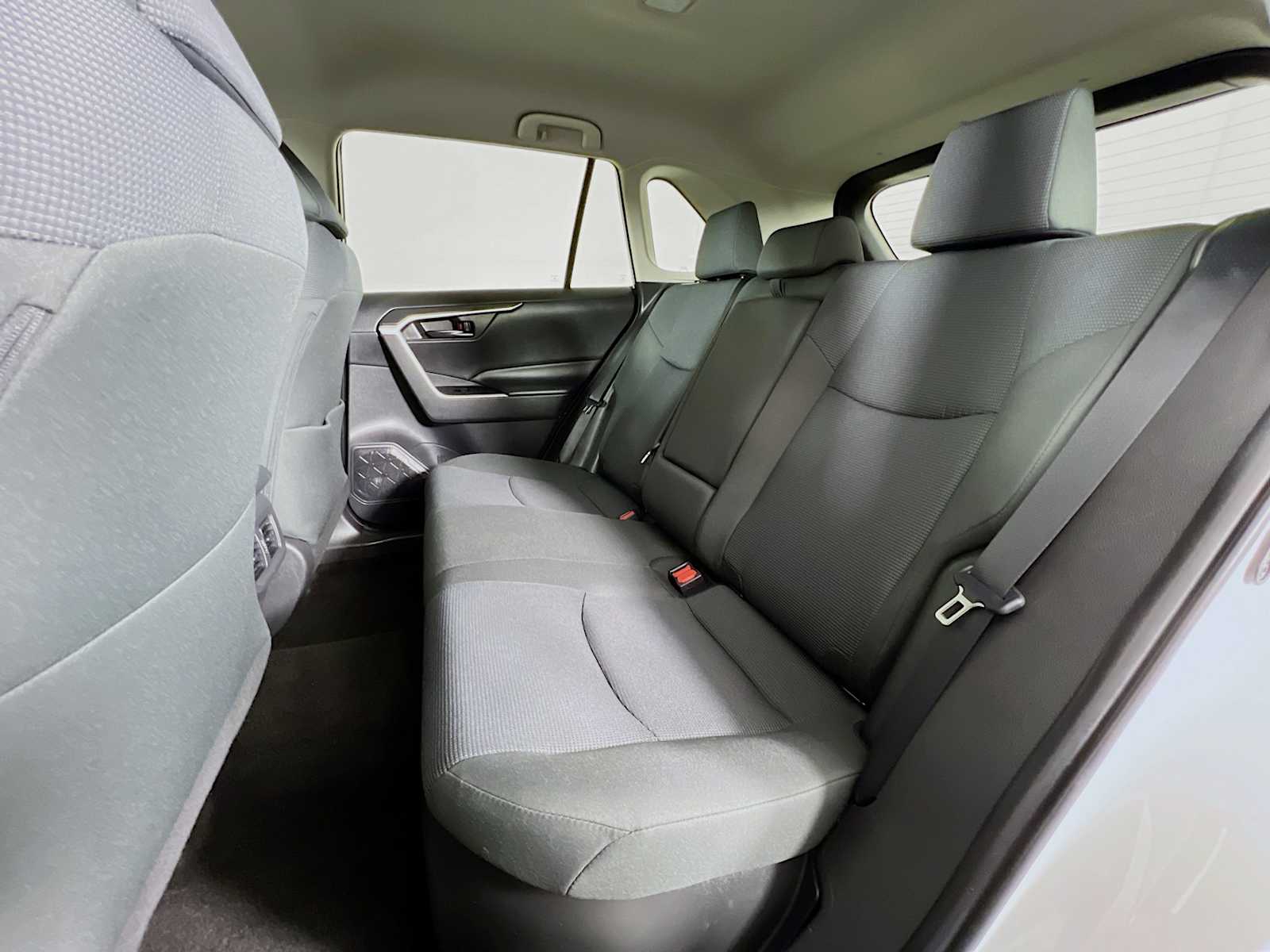 2022 Toyota RAV4 Hybrid LE - Photo 23