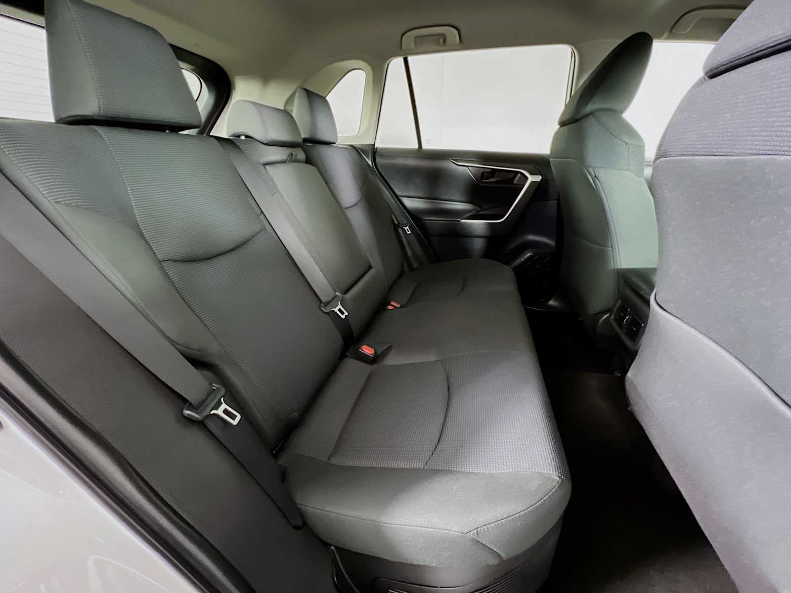 2022 Toyota RAV4 Hybrid LE - Photo 26