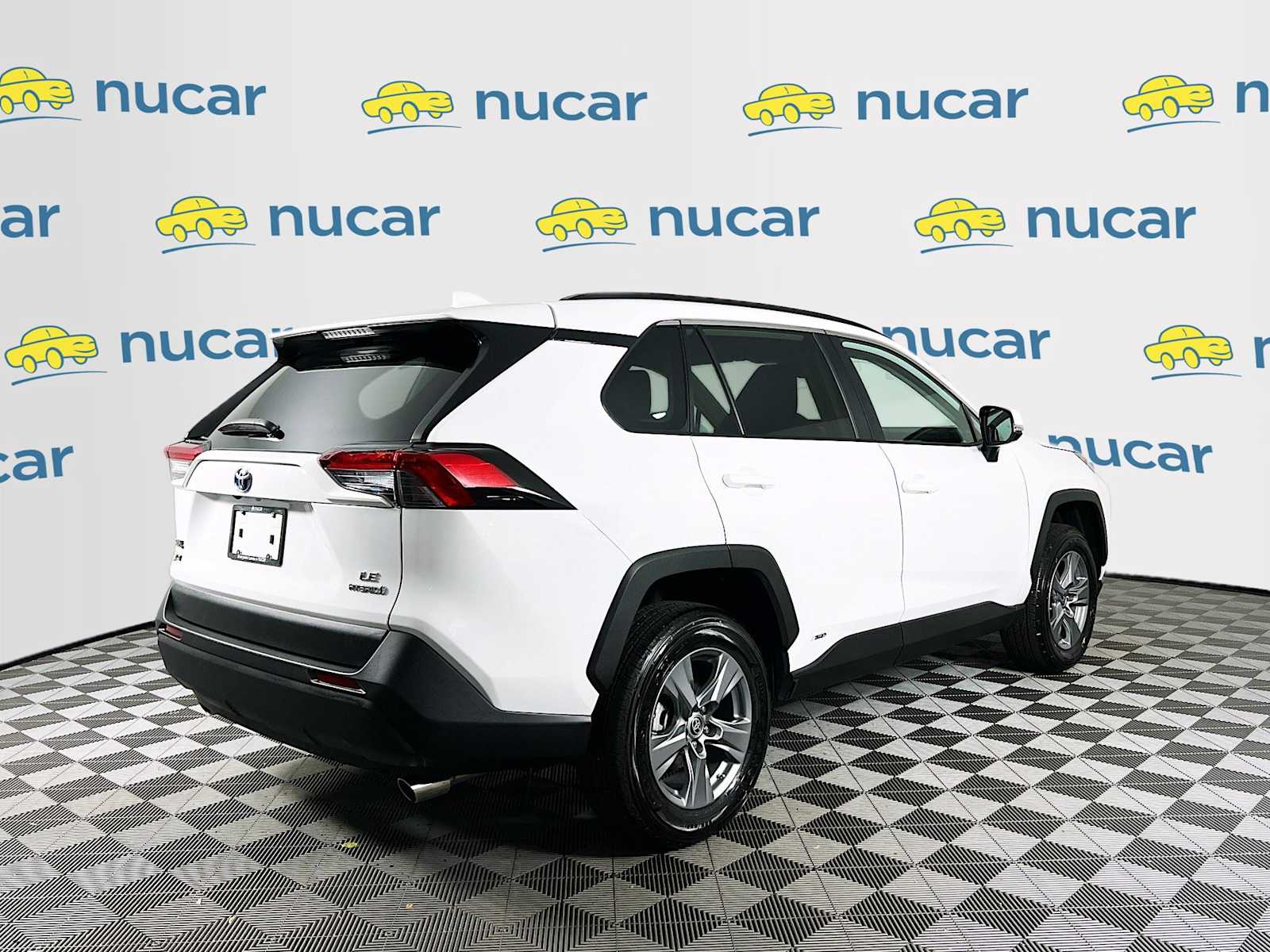 2022 Toyota RAV4 Hybrid LE - Photo 7