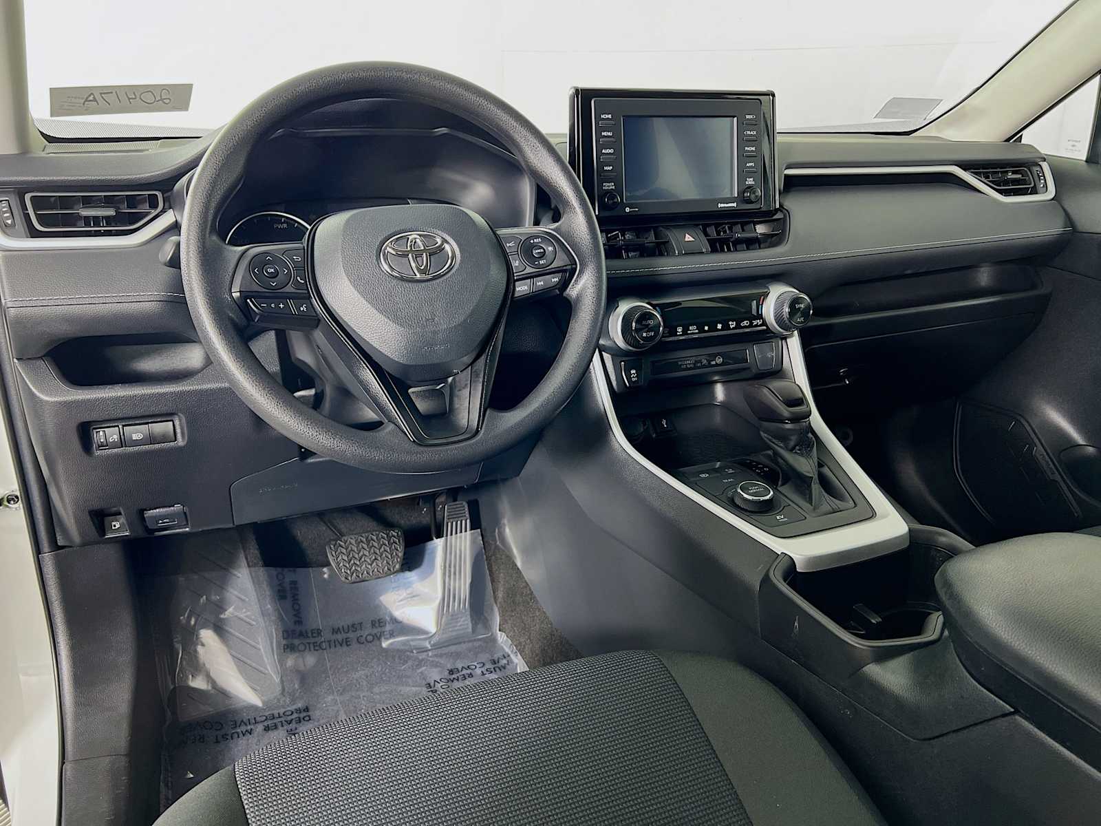 2022 Toyota RAV4 Hybrid LE - Photo 9