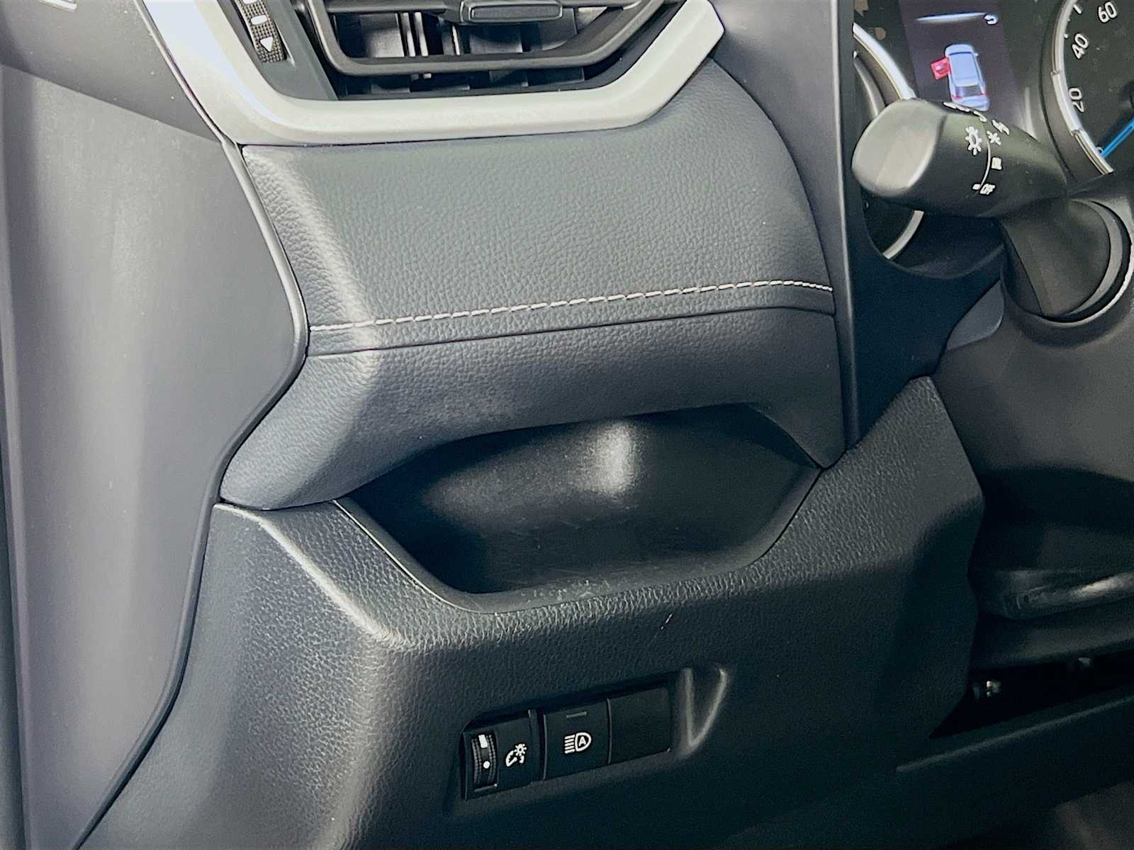 2022 Toyota RAV4 Hybrid LE - Photo 10