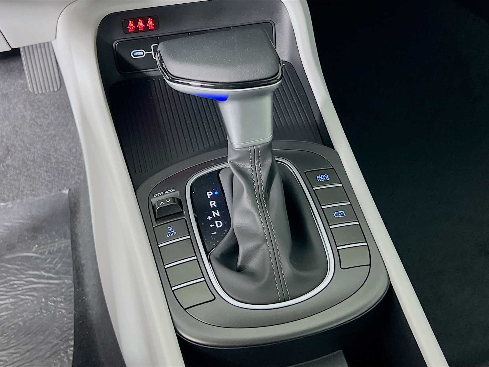 2025 Hyundai Kona SEL - Photo 11