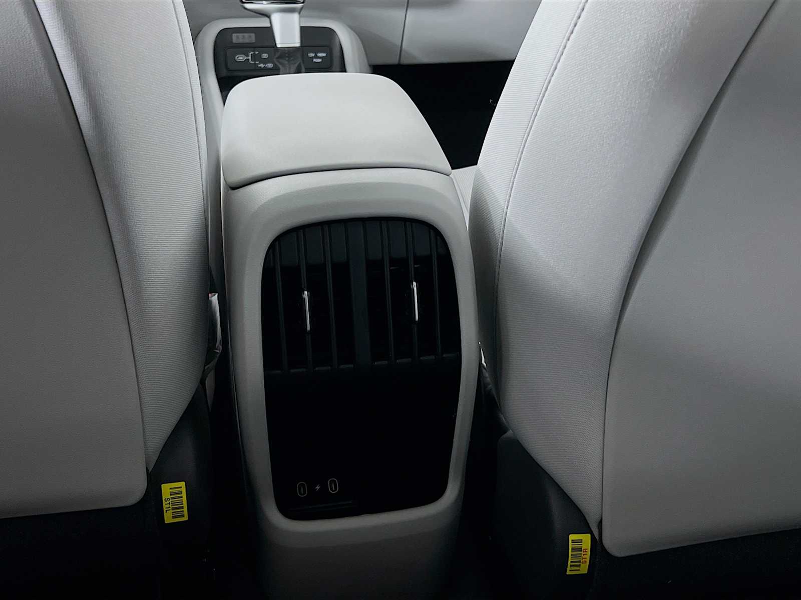2025 Hyundai Kona SEL - Photo 14
