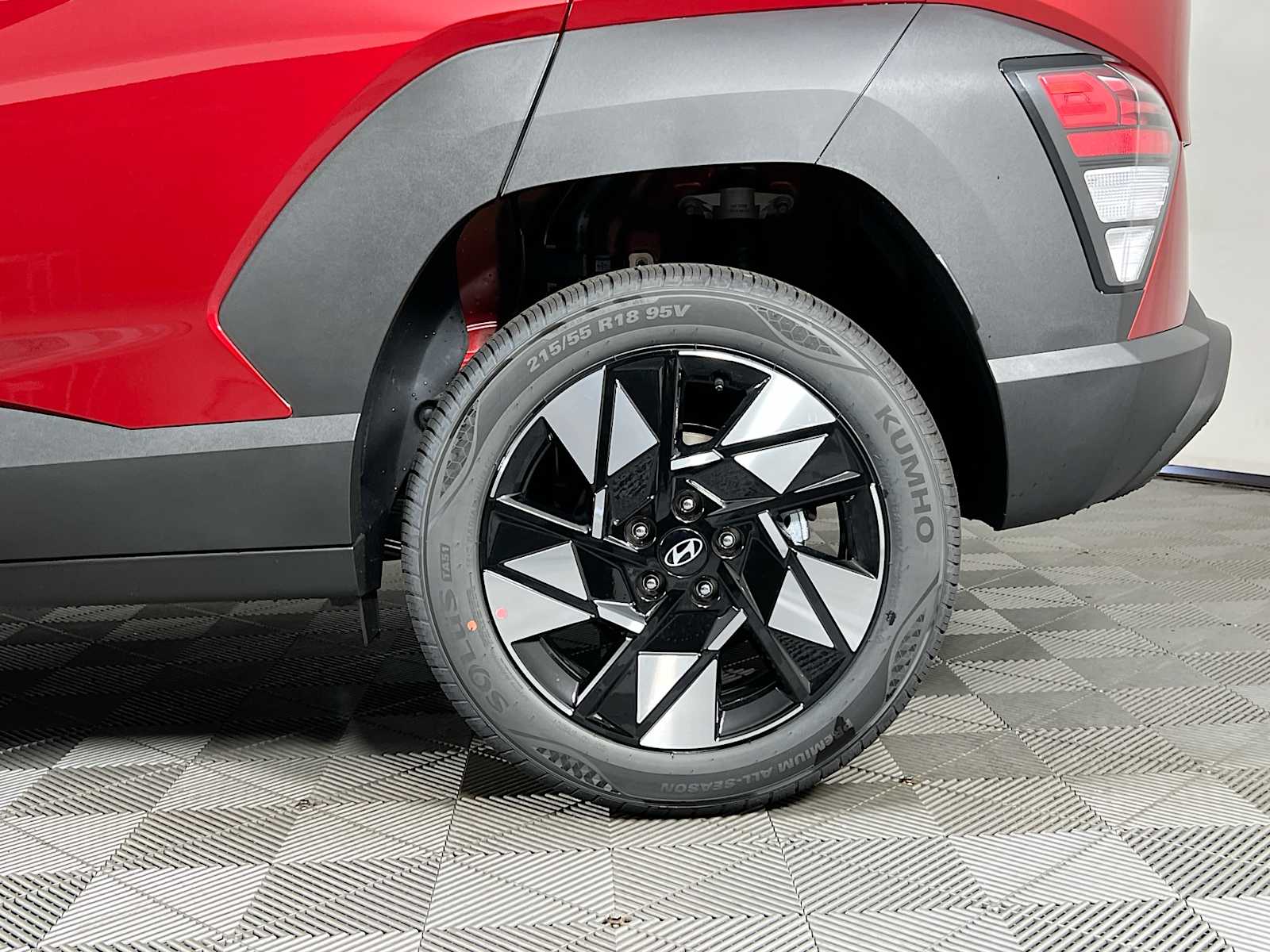 2025 Hyundai Kona SEL - Photo 19