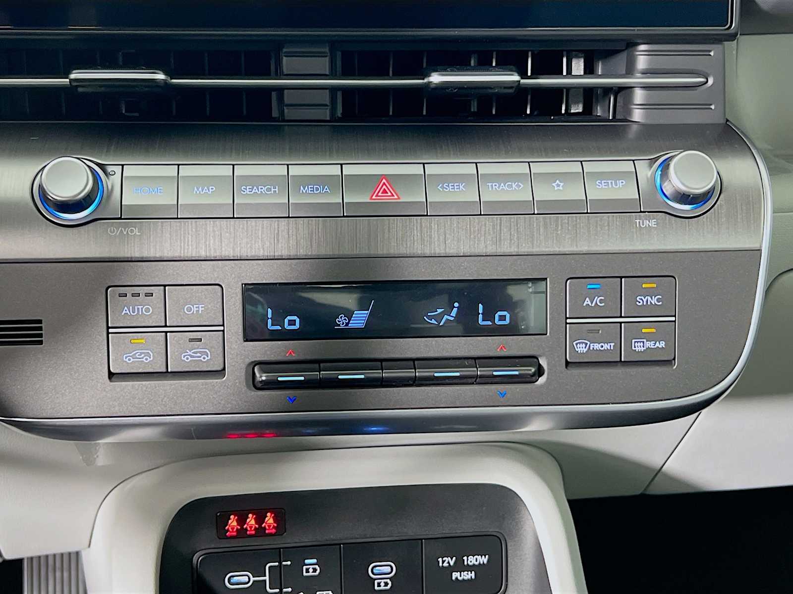 2025 Hyundai Kona SEL - Photo 10